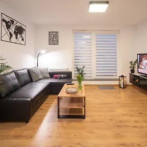 Apartament Maya's Flats & 49 - Spacious 3 In Szafarnia, Gdańsk